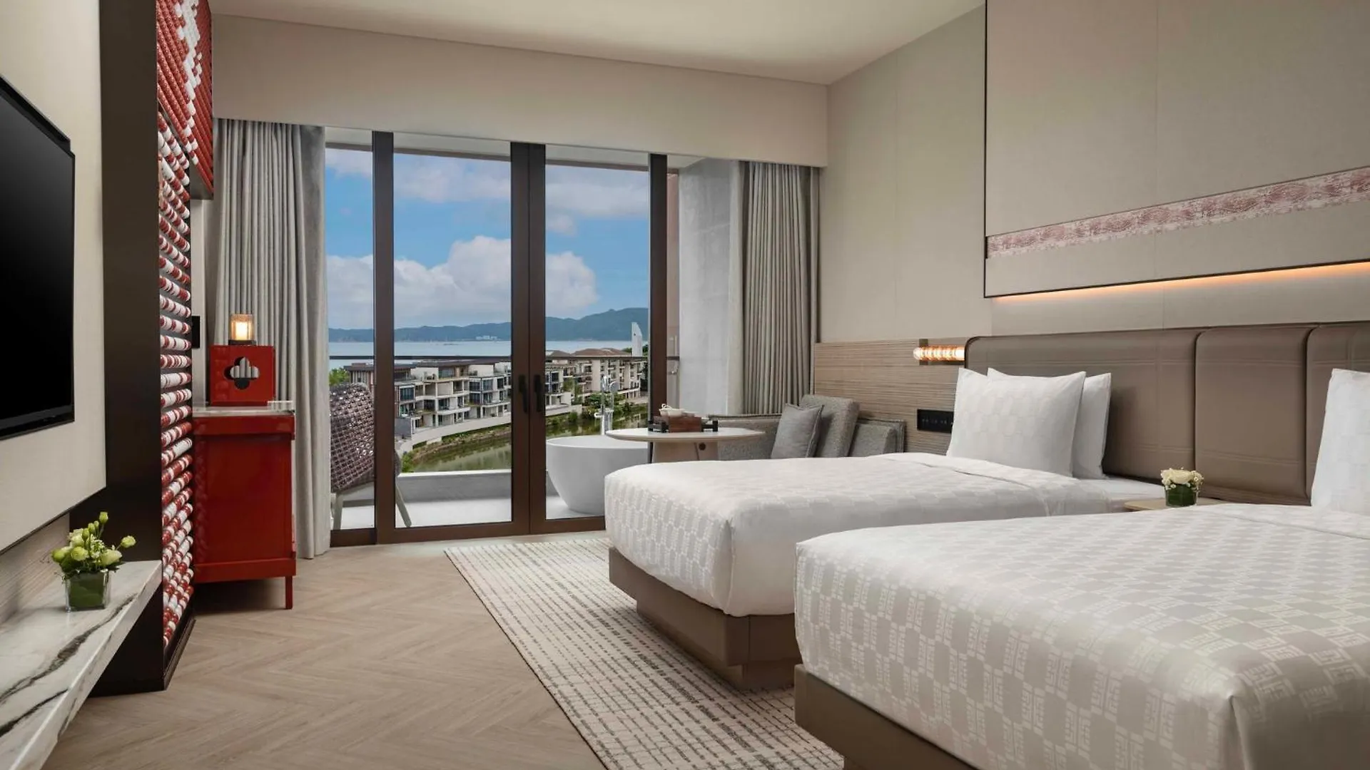 Hualuxe Sanya Yalong Bay Resort 5*,