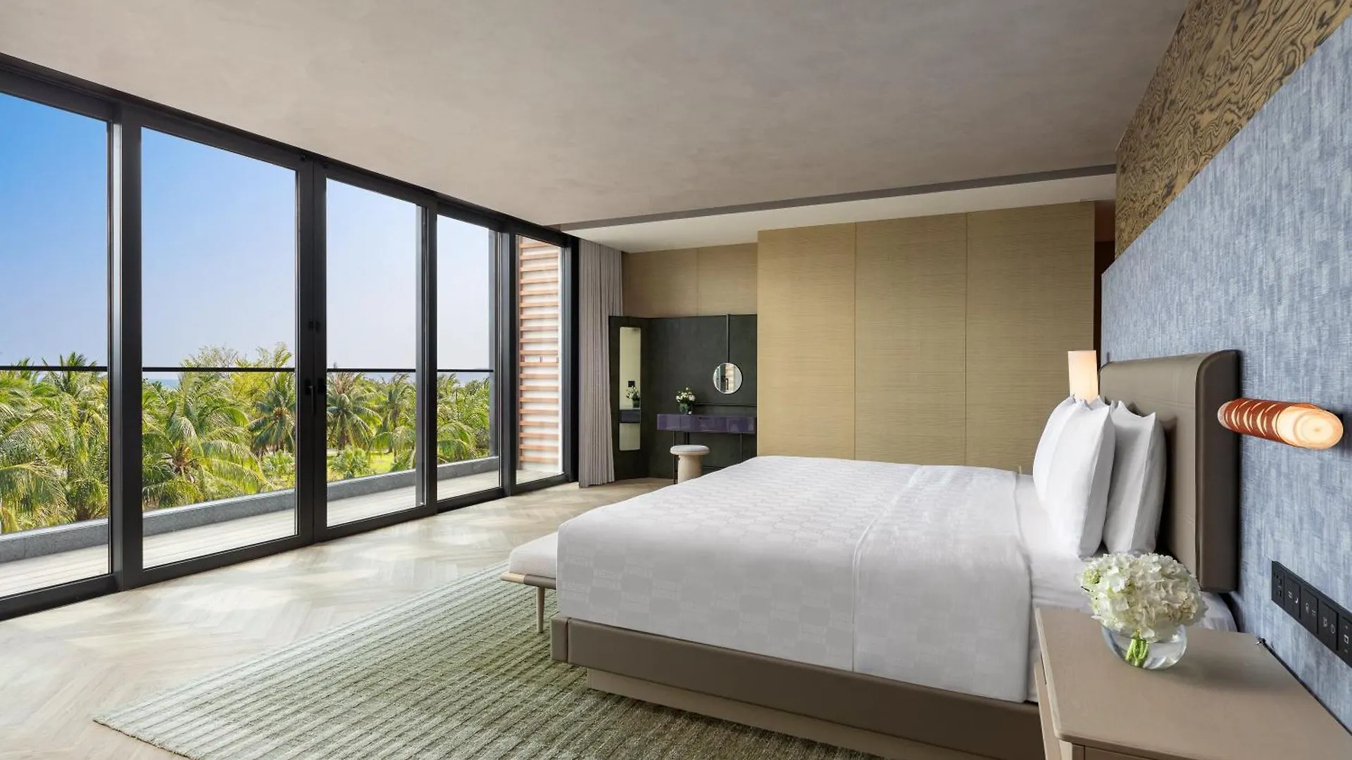Hualuxe Sanya Yalong Bay Resort