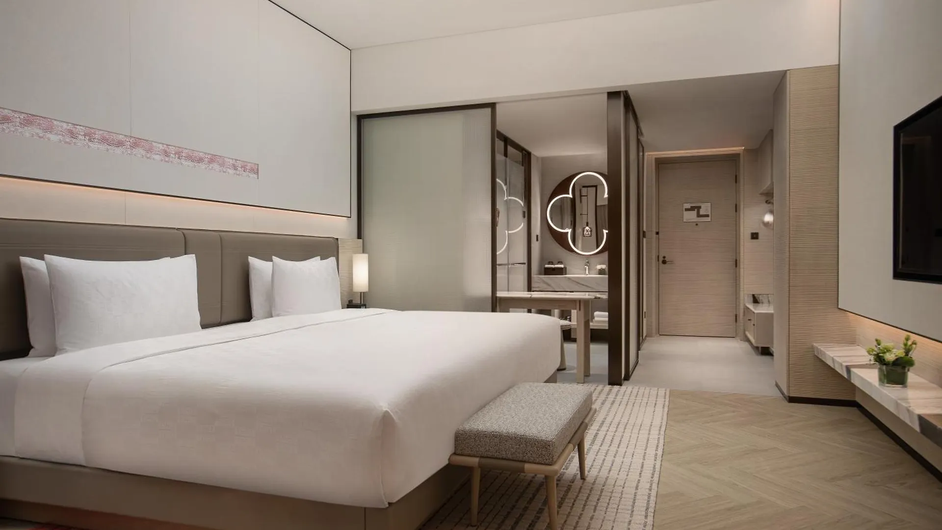 Hualuxe Sanya Yalong Bay Resort
