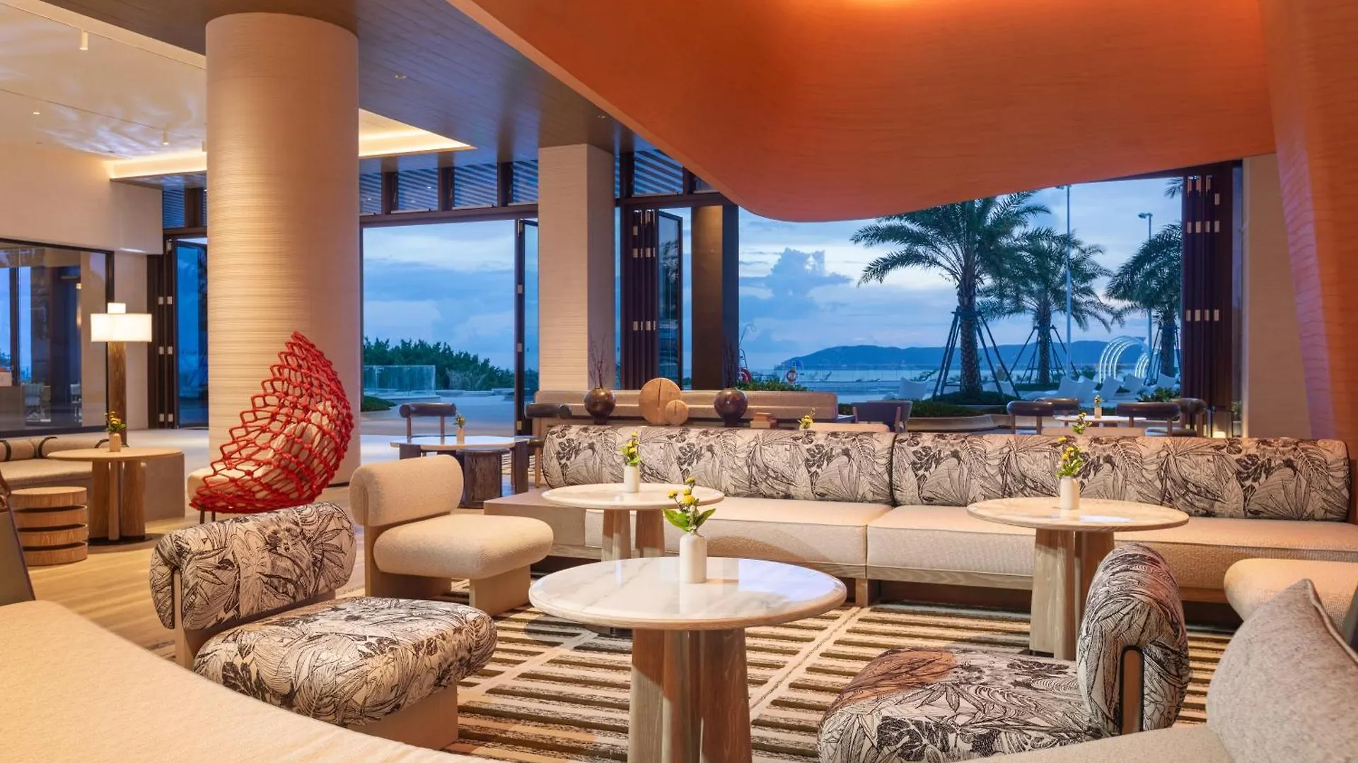 Hualuxe Sanya Yalong Bay Resort 5*,